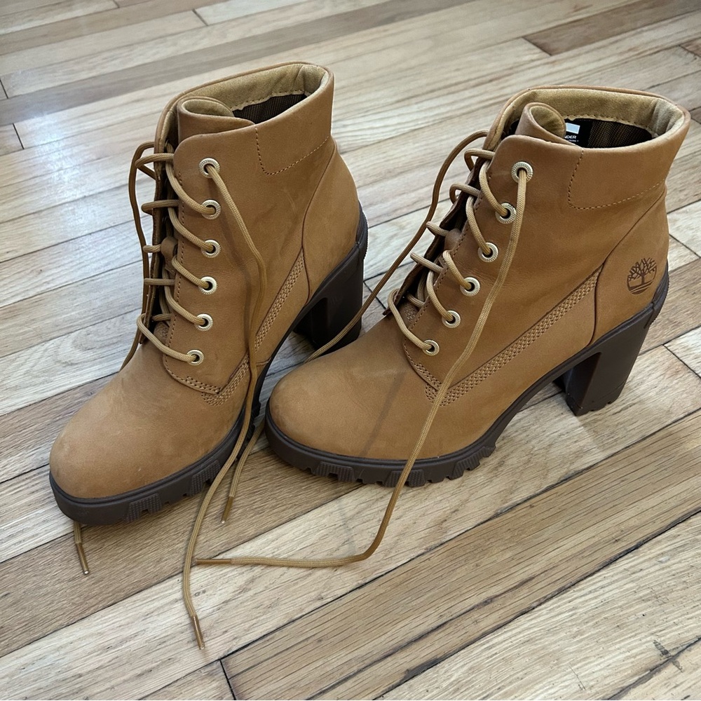 Timberland Lana Point 6 Inch Lace Up Wheat Nubuck Size 10